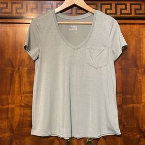 So Women’s top short sleeve Size Small light blueish/grayish V-neck pocket tee